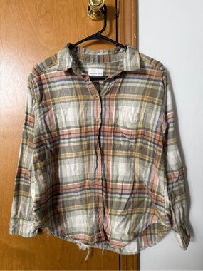 American Eagle Plaid Button-Up Shirt in Cream, Tan & Blue